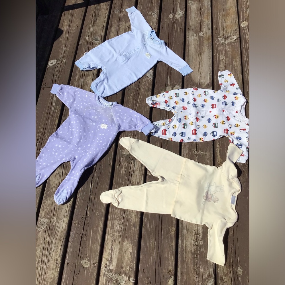 A set of 4 Baby outfits, Sz. 3 to 6 months